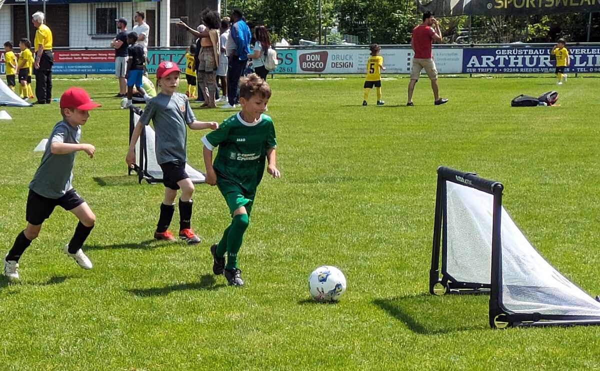 FC Weiden Ost und SG Luhe-Wildenau gewinnen Minifußball-Cup in Rieden