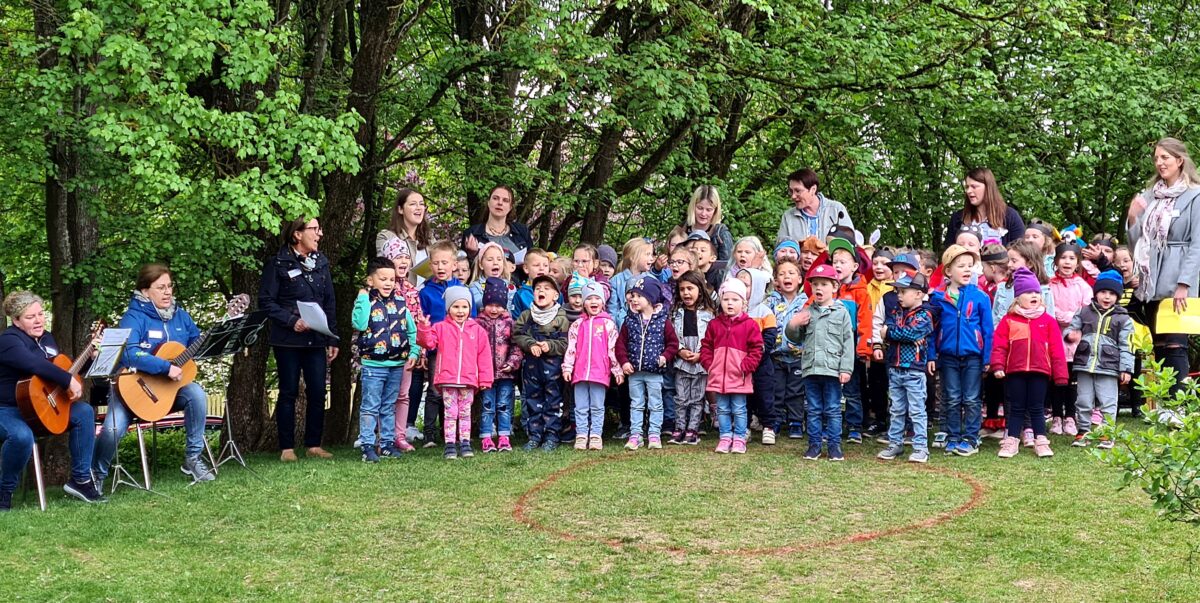 Rothenstädter Kindergarten feiert Frühlingsfest