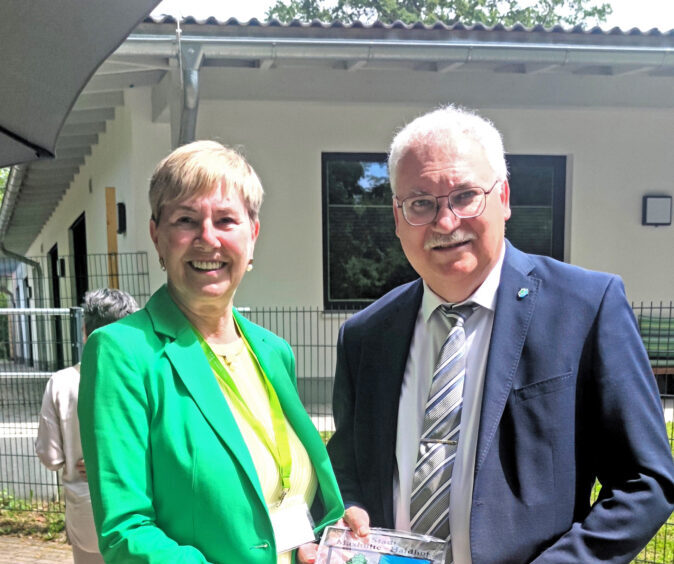Erweiterungsbau bei Dr. Loew in Maxhütte-Haidhof eingeweiht