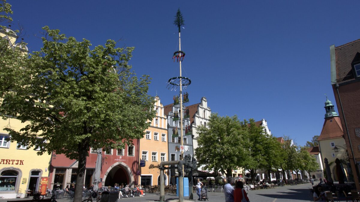 Unglaublich: So viel hat der „Zoff“-Maibaum jetzt eingebracht