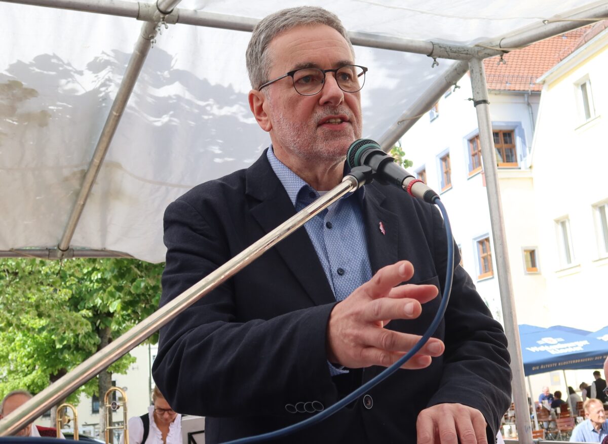 „Mehr Lohn, mehr Freizeit, mehr Sicherheit“: Maikundgebung in Weiden