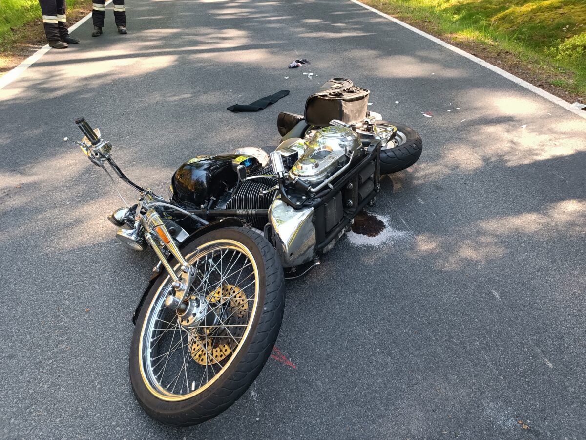 Motorradfahrer verunglückt: Rettungshubschrauber im Einsatz