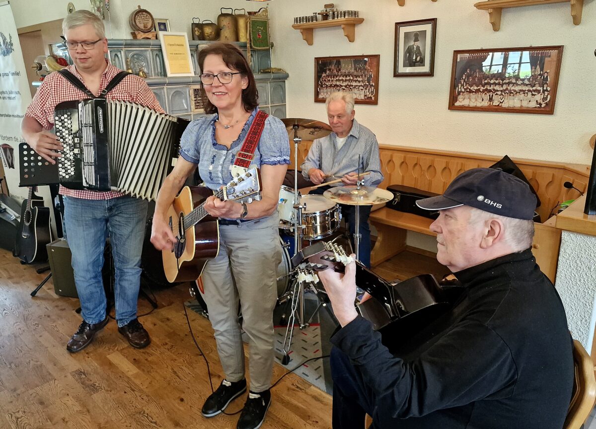 Pfingsten in Weiden: Ein Fest der Volksmusik