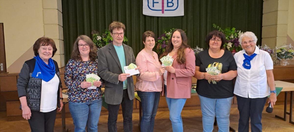 Frauenbund feiert und spendet 2.000 Euro