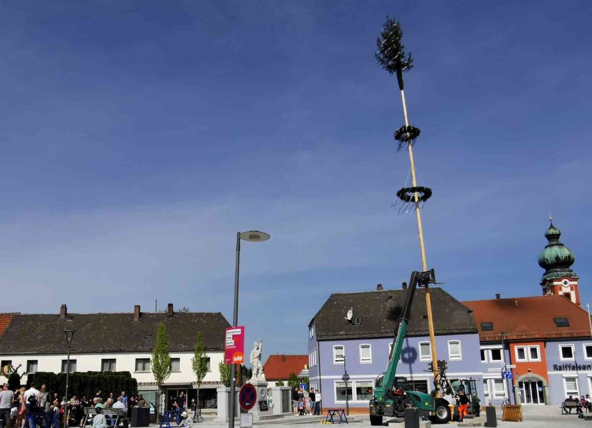 Maibaumfest am Tillyplatz