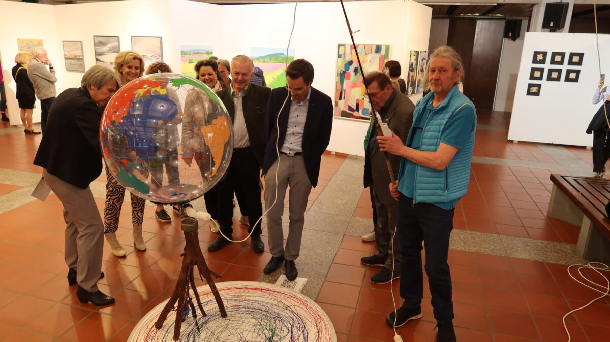 Pfingstausstellung des Oberpfälzer Kunstvereins setzt auf „Beziehungen“