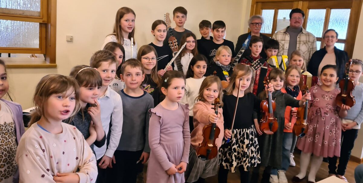 Musikschule Vierstädtedreieck: Kinder gestalten Seniorennachmittag