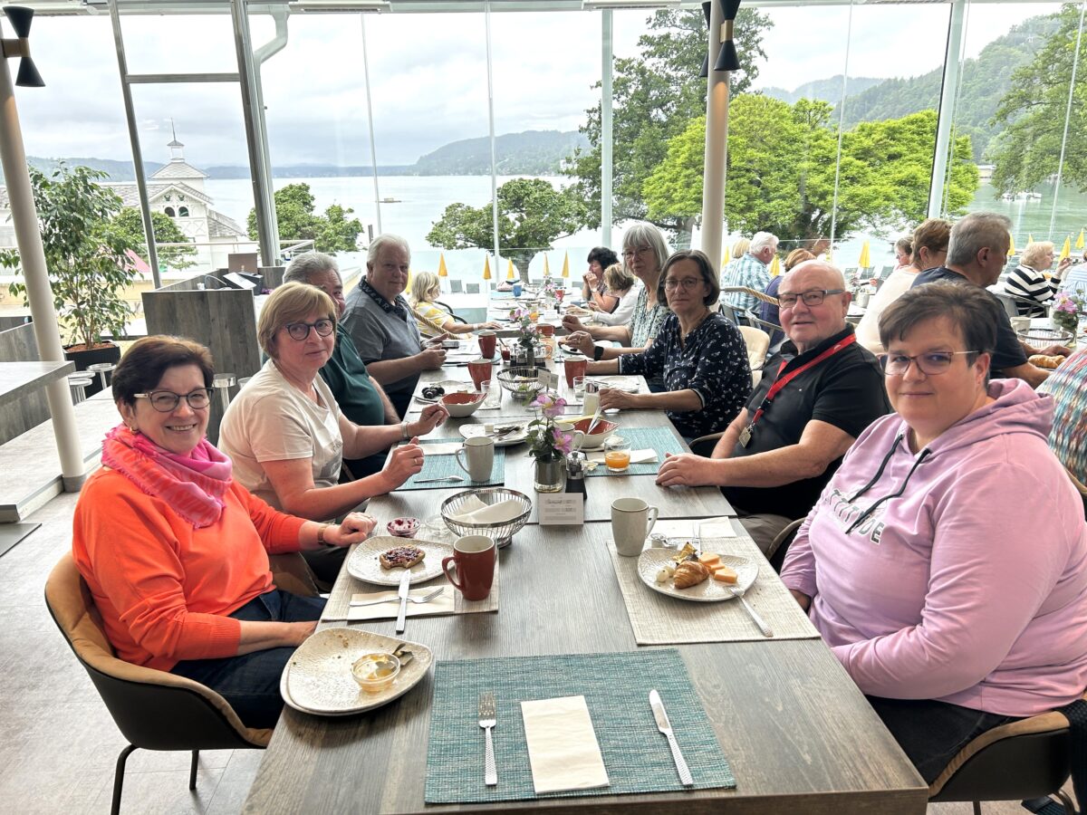 Frohsinn-Reisegruppe erobert den Wörthersee