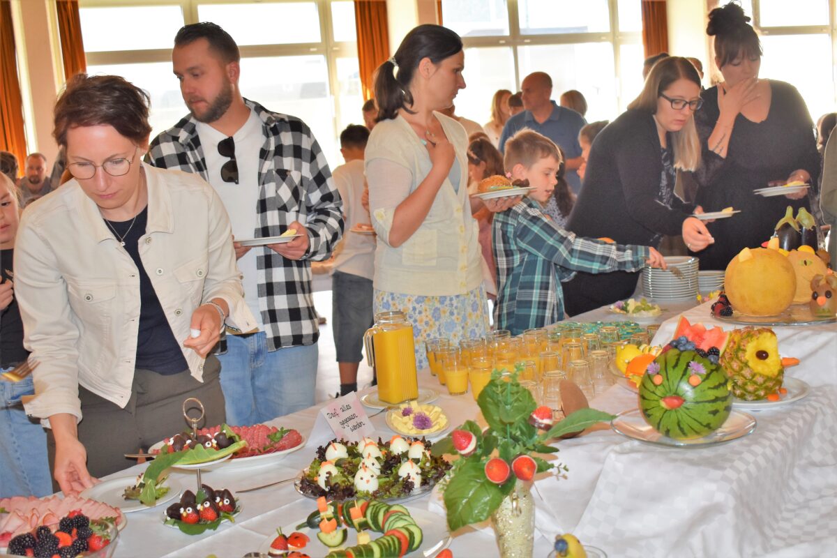 Tolles Buffet nicht nur für die Kinder – Uhu, Fische und Marienkäfer