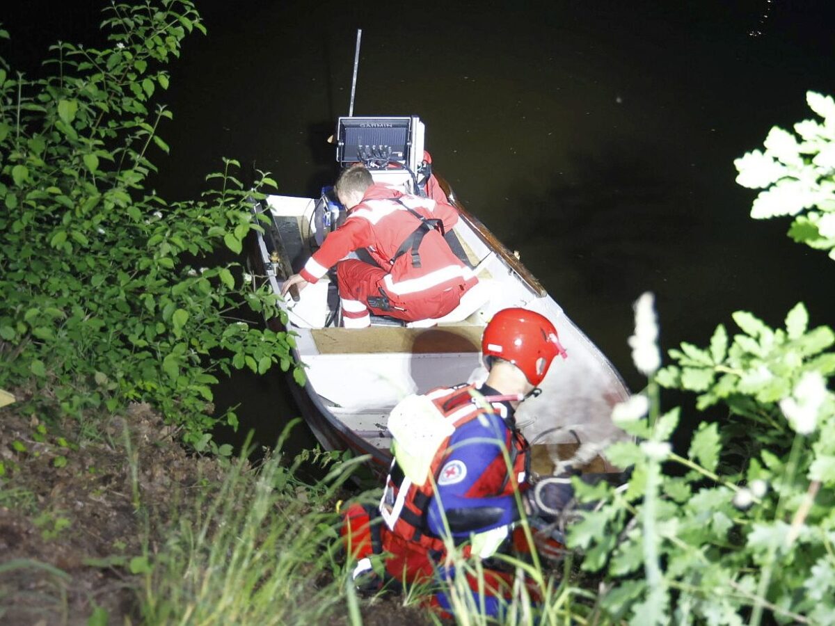 Passanten hörten lautes Plätschern: Personensuche bei Flutkanal in Weiden