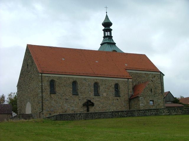 Bischofsbesuch ehrt Patrozinium in Döllnitz