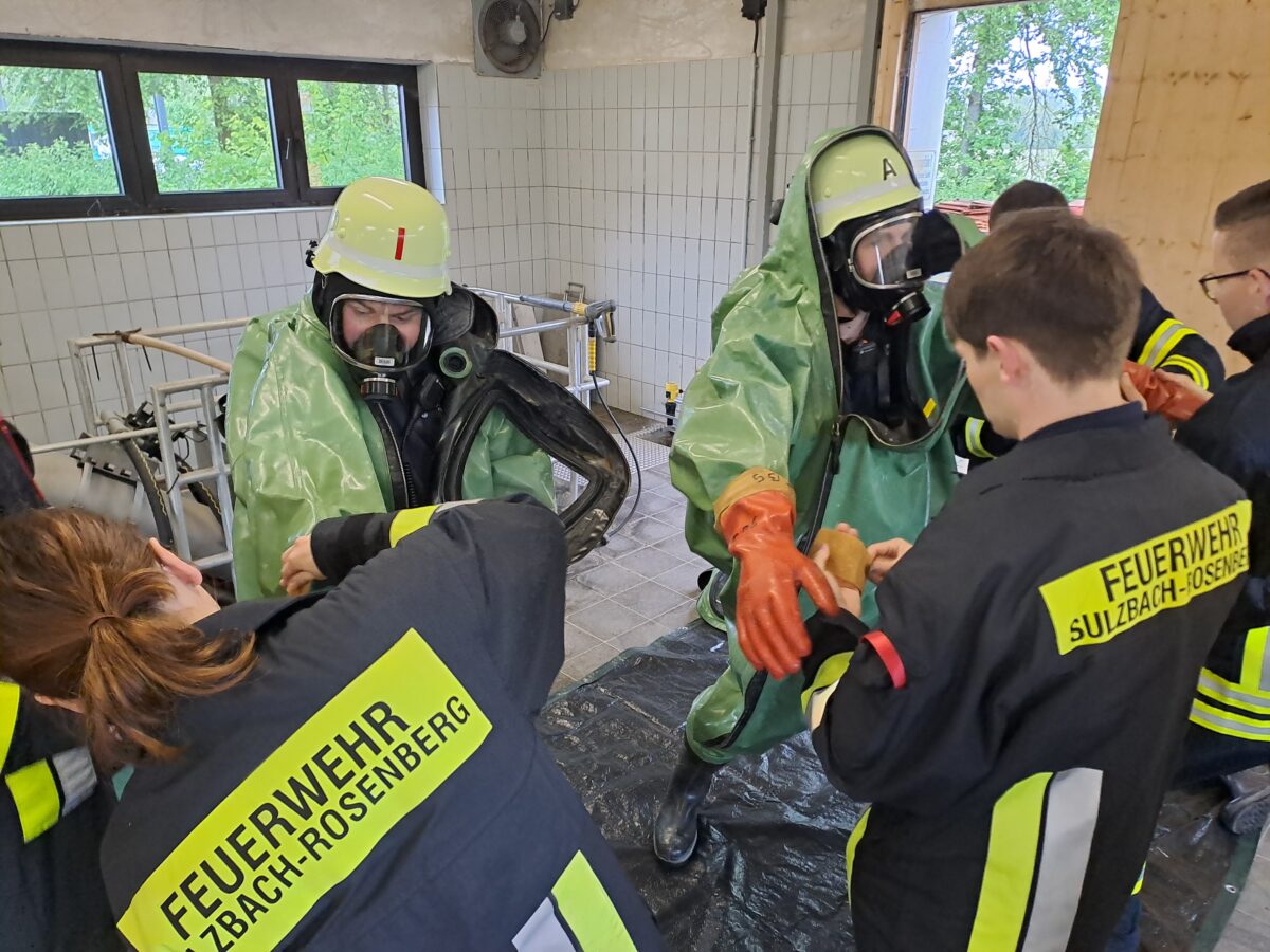 Wiederholungslehrgang für Chemikalienschutzanzugträger