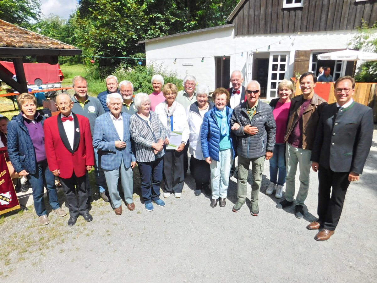 Traditionsbewusstes Jubiläum des FGV mit Herz