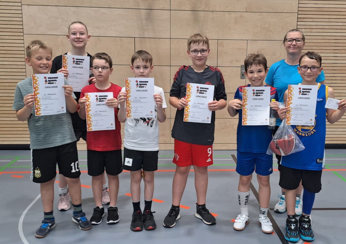 Finale knapp verpasst – starke Leistung des Pressather Teams beim „Grundschulcup Basketball“