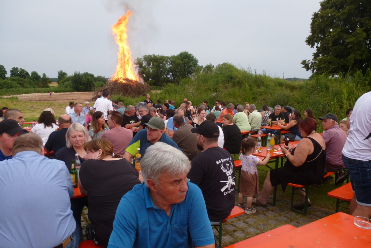Kaltenbrunn macht’s möglich: Public Viewing beim Johannisfeuer