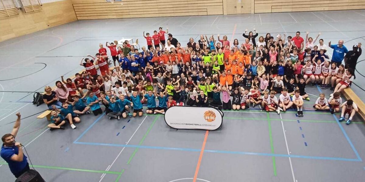 Begeisternder Sport beim Basketball-Grundschulcup in Neustadt/WN