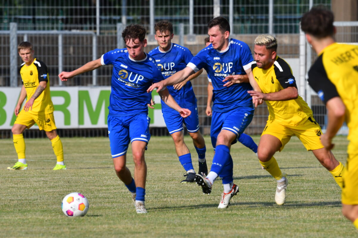Coach Michael Riester zufrieden: 1:3 (0:1) im Testspiel gegen die DJK Vilzing