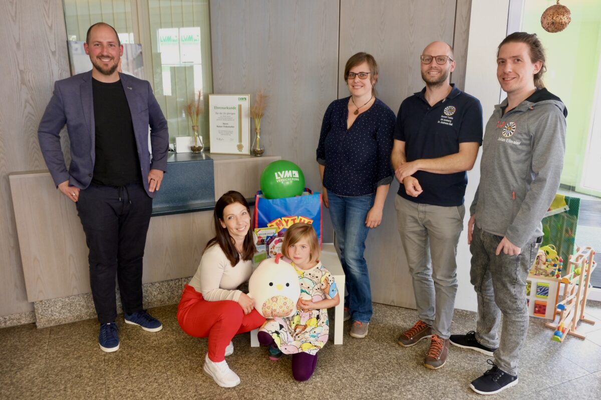 Entenrennen: Sechsjährige verschenkt Hauptgewinn an Mutter-Kind-Wohngruppe