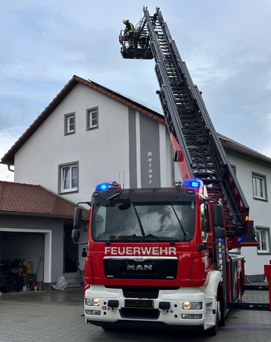 Blitzeinschlag sorgte für größeren Feuerwehreinsatz