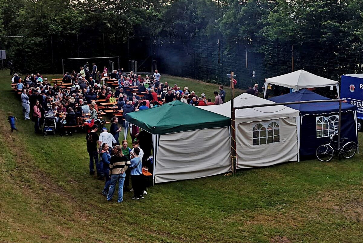 Neunkirchen feiert traditionelles Johannisfeuer