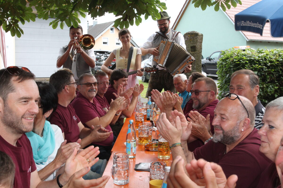 Landerer Fest 2024: Gemeinschaft feiert in Harmonie