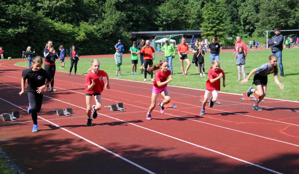 Leichtathletik-Kreismeisterschaft mit 100 jungen Sportlern