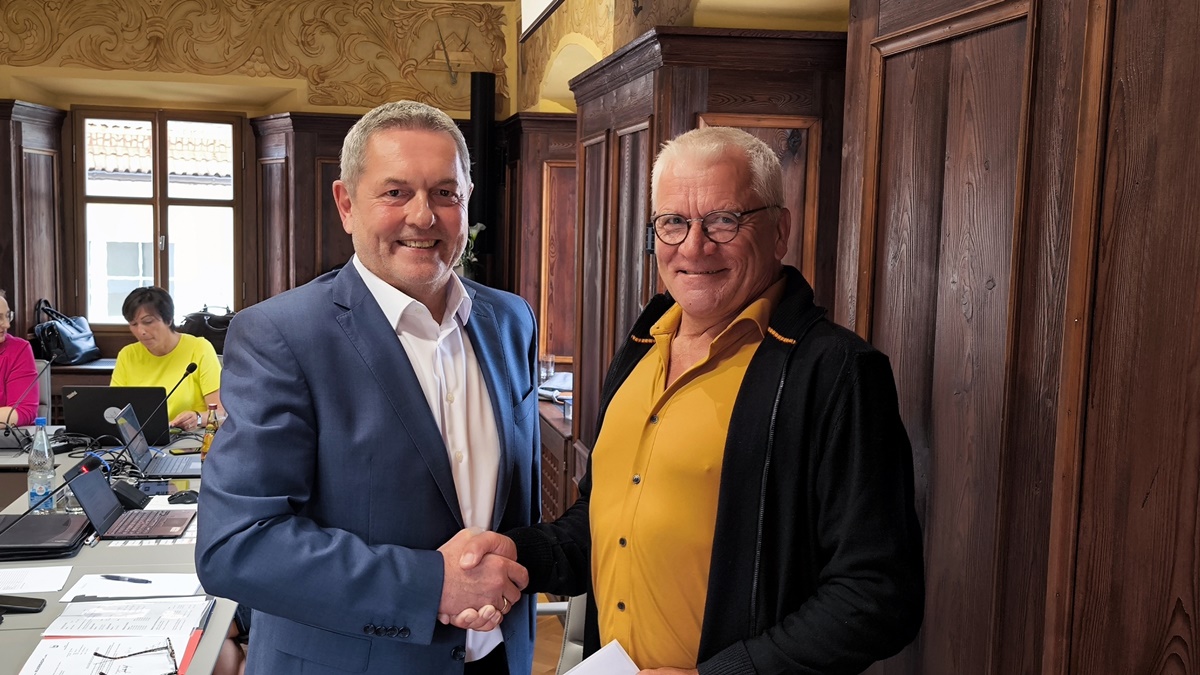 Die Stadtratssitzung in Auerbach begann mit einem Jubiläum