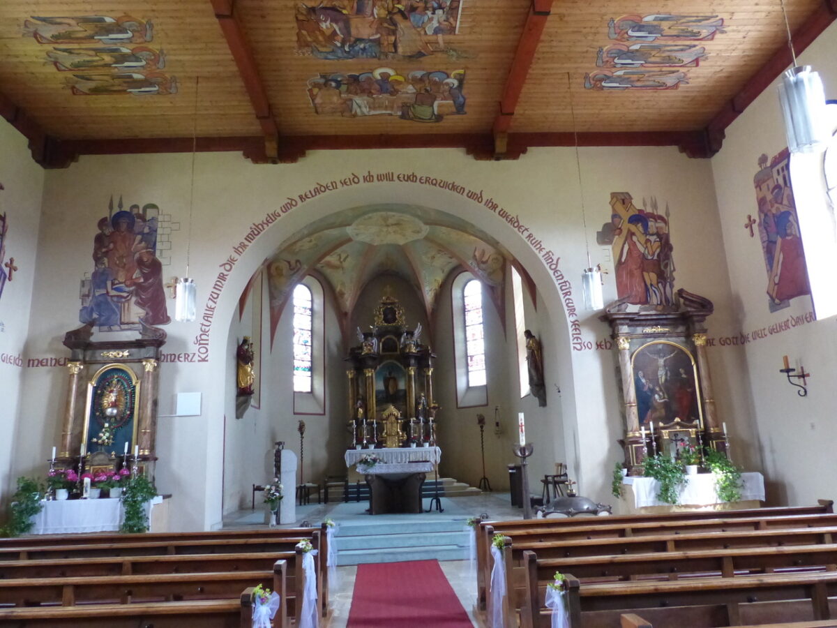 Bischofsbesuch belebt Patrozinium in Döllnitz neu