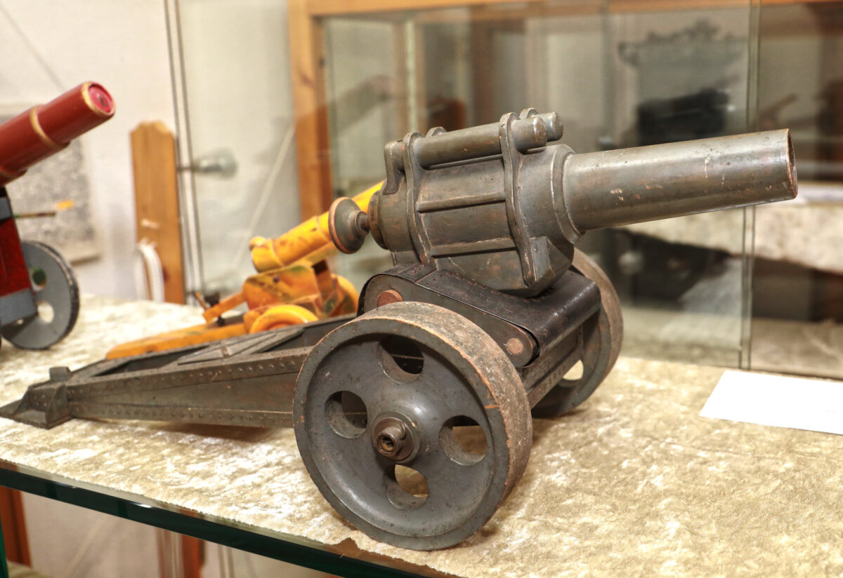 „Böses Spielzeug“ im Heimat- und Bergbaumuseum Erbendorf