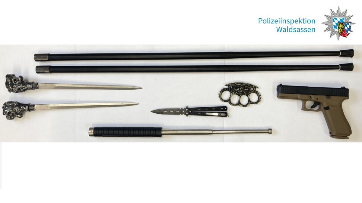 Marihuana, Feuerwerkskörper und eine getarnte Waffe als Spazierstock
