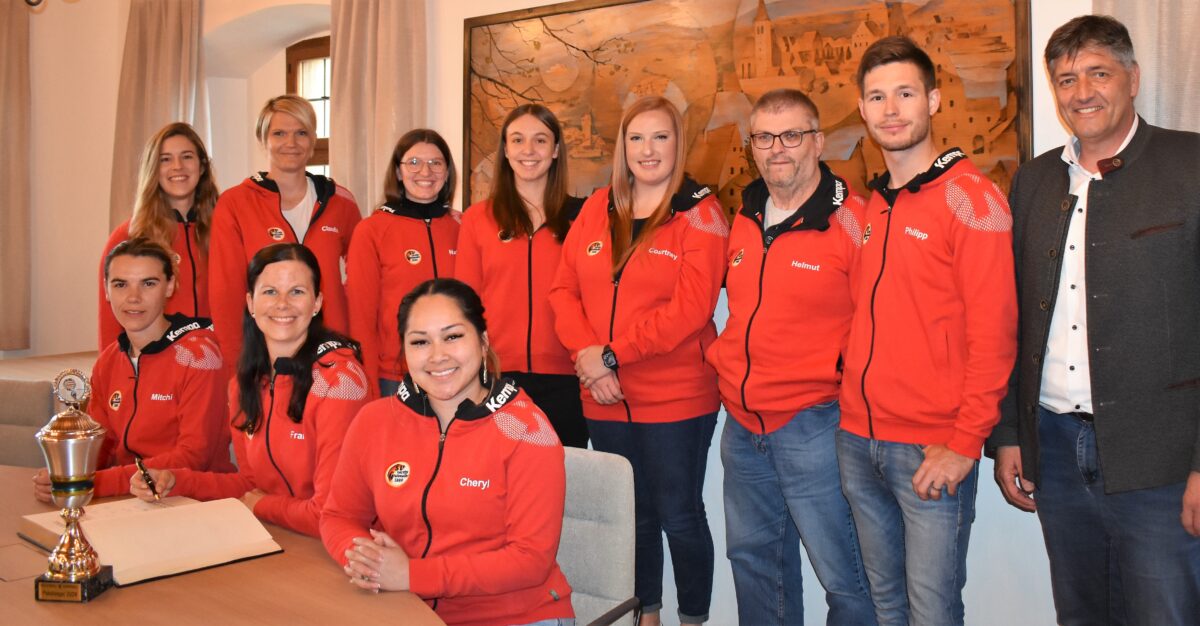Volleyballdamen der SV TuS/DJK holen Bezirkspokal nach Grafenwöhr