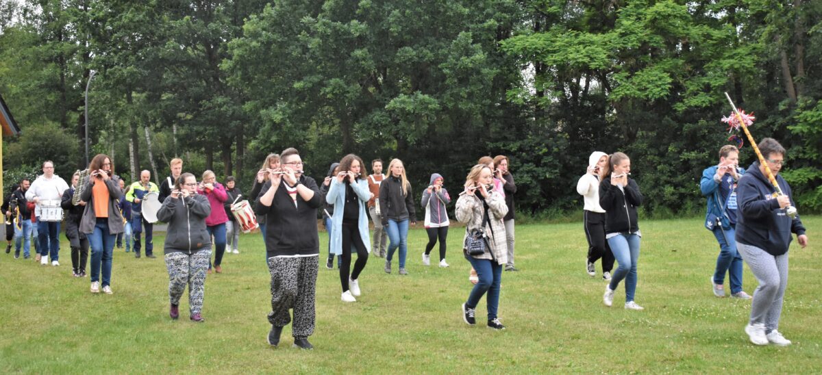 Spielmannszüge zeigen „Ein Zapfenstreich!“ beim Nordgautag