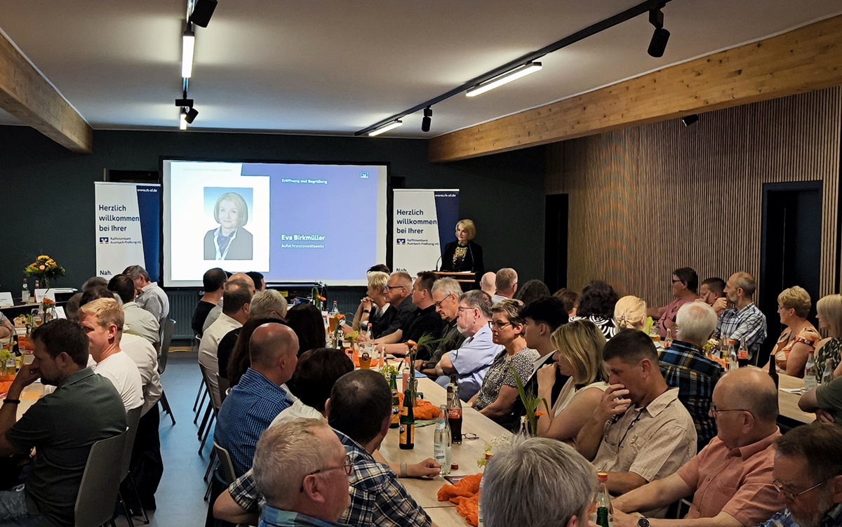 Vertreterversammlung Raiffeisenbank Auerbach-Freihung: Positive Entwicklung 2023