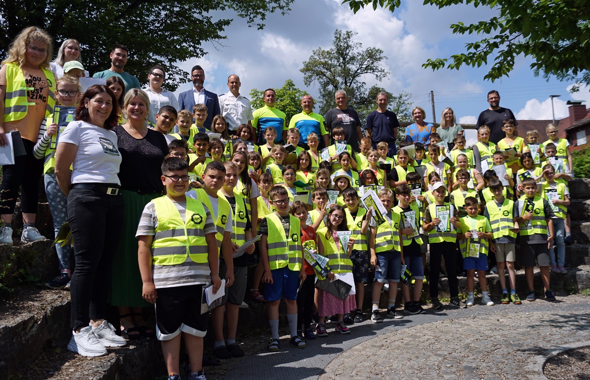Fahrradführerschein für die Kinder der Dr. Heinrich-Stromer-Grundschule
