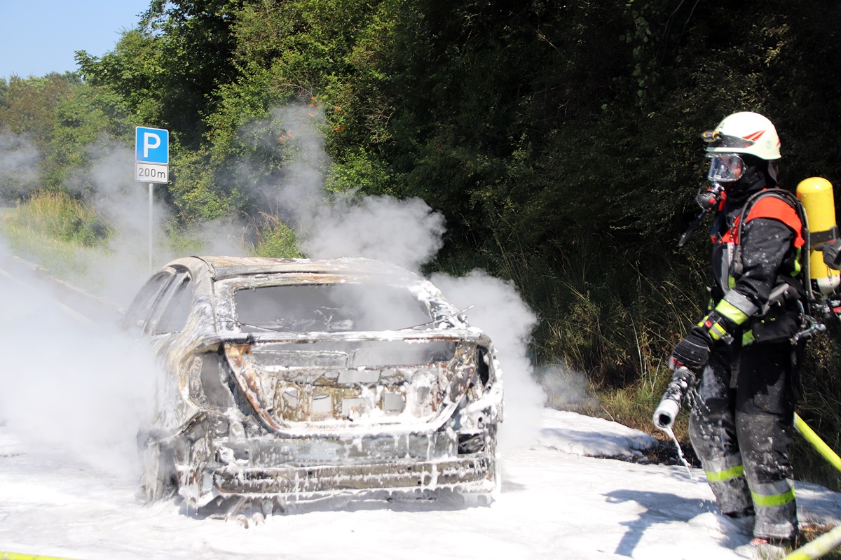 Plötzlich brannte der Wagen