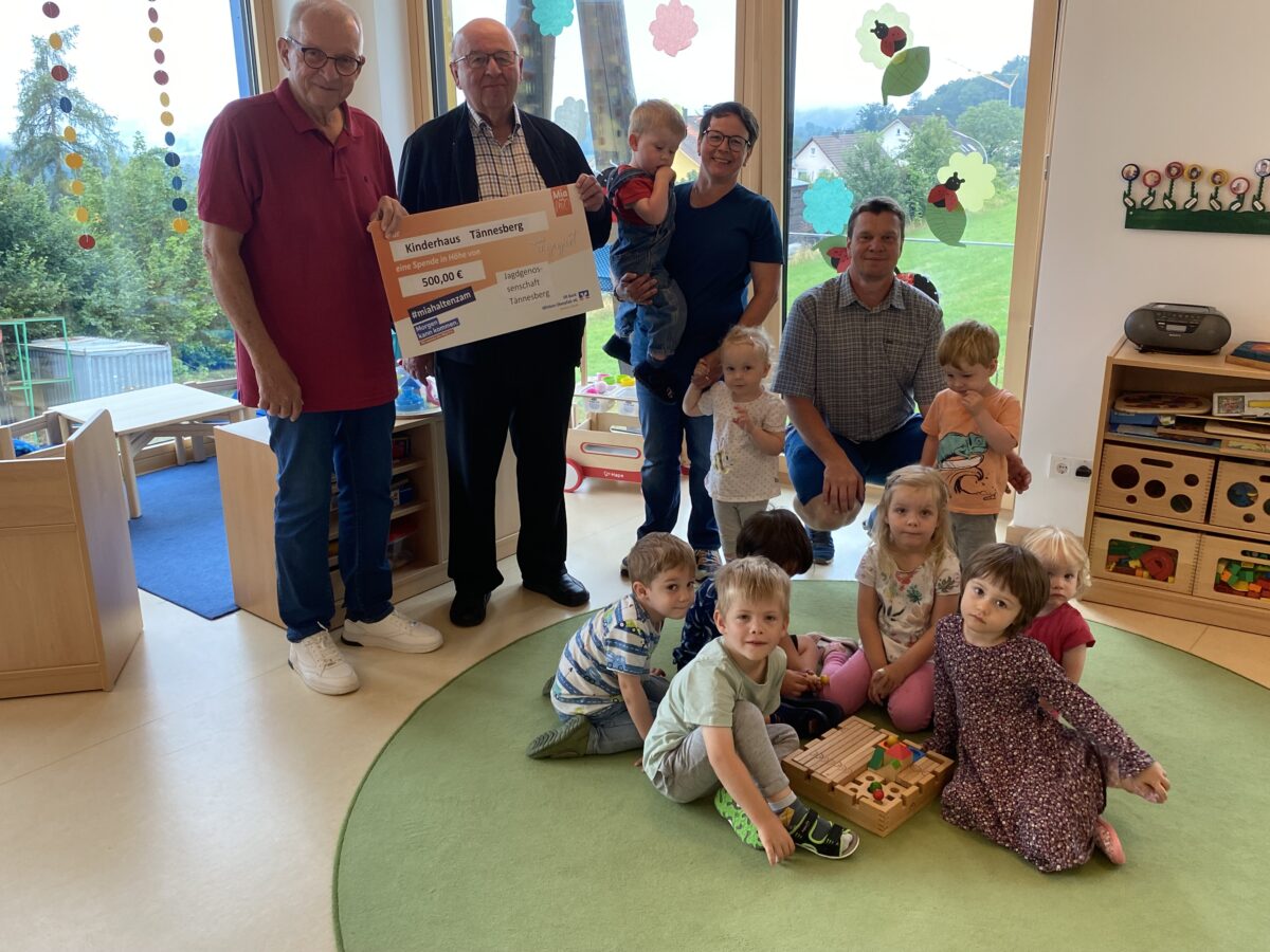 Spielzeug für Tännesberger Kinderhaus dank Jagdschilling