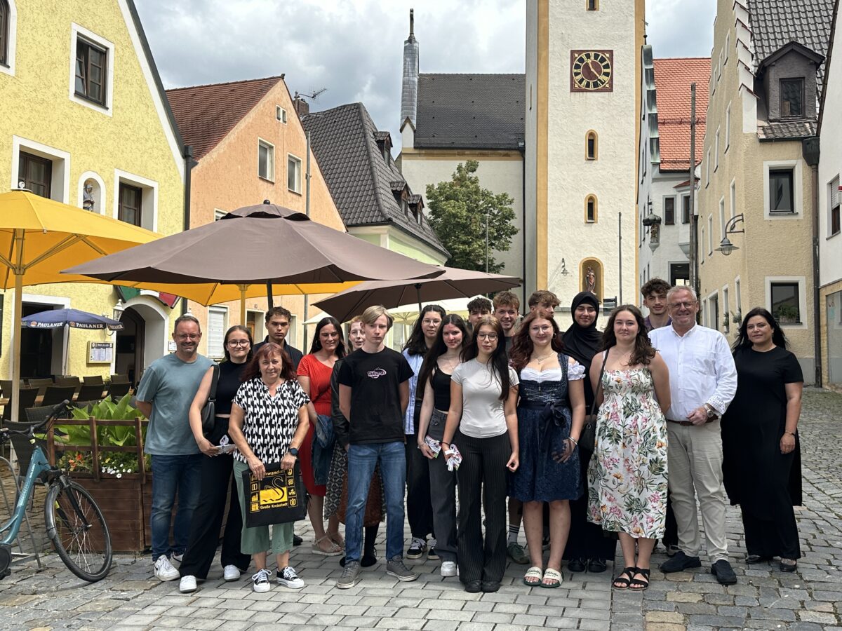 Schwandorf ehrt Spitzenabsolventen der MS Dachelhofen