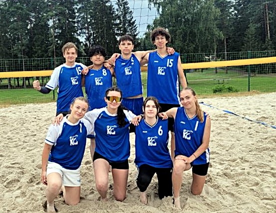 Gymnasien messen sich im Beachvolleyball