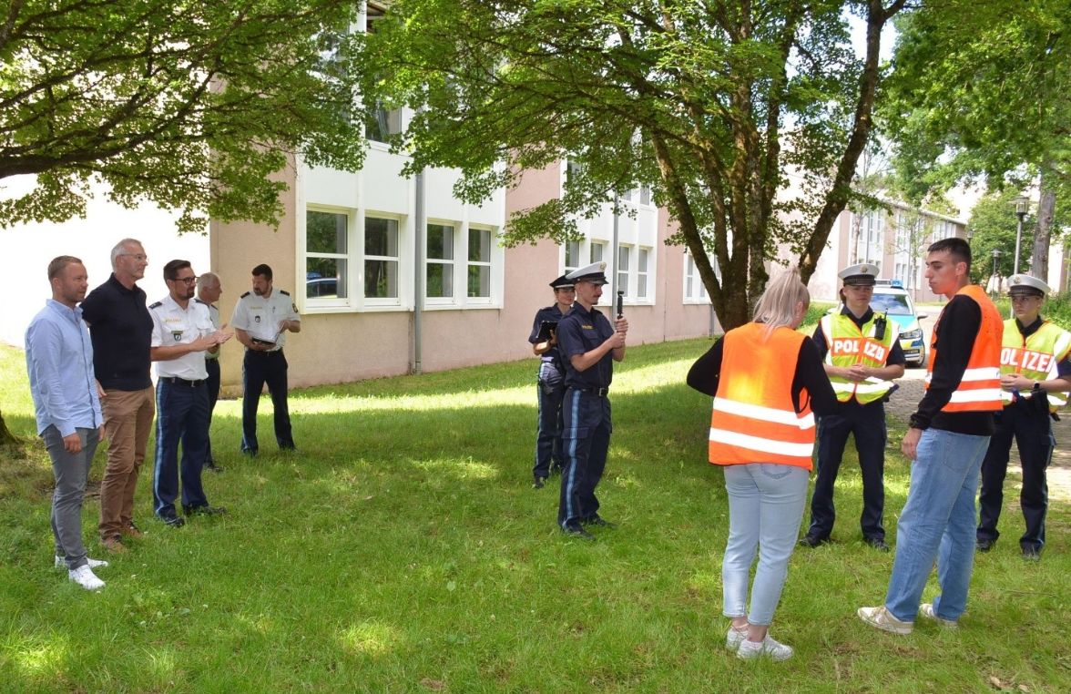 Besuch aus dem Landtag bei der Bereitschaftspolizei