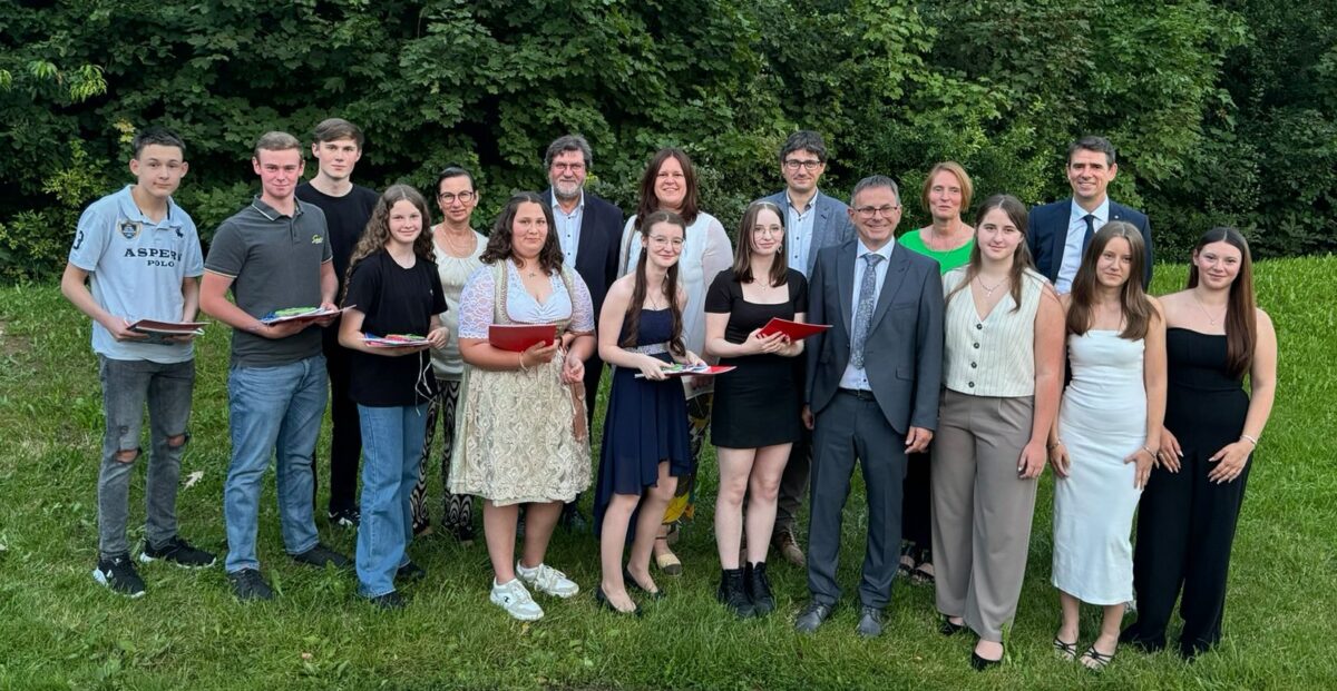 Erfolgreiche Absolventen an Vohenstraußer Schule gefeiert