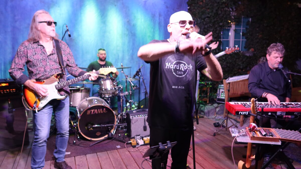 „Blue Haze“ setzen Kulturbahnhof unter Dampf