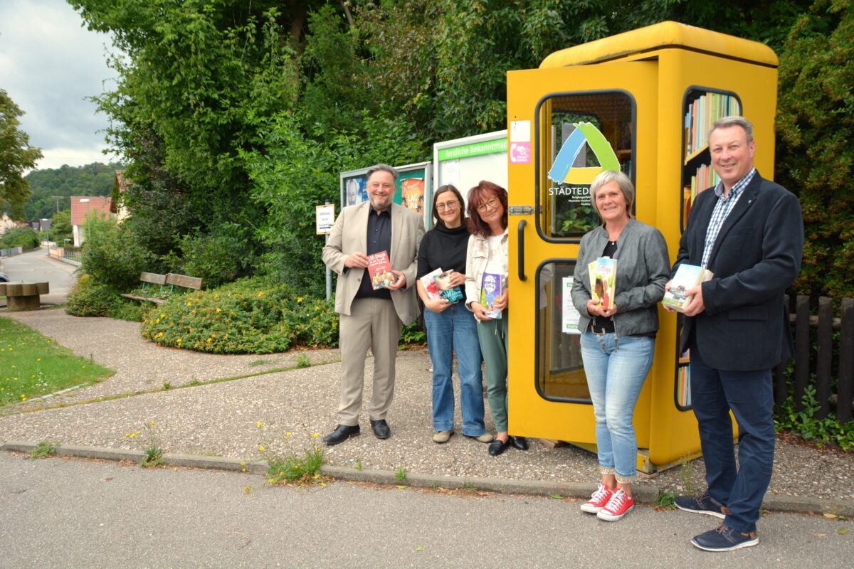 Bücherzelle in Teublitz bietet neuen Lesestoff