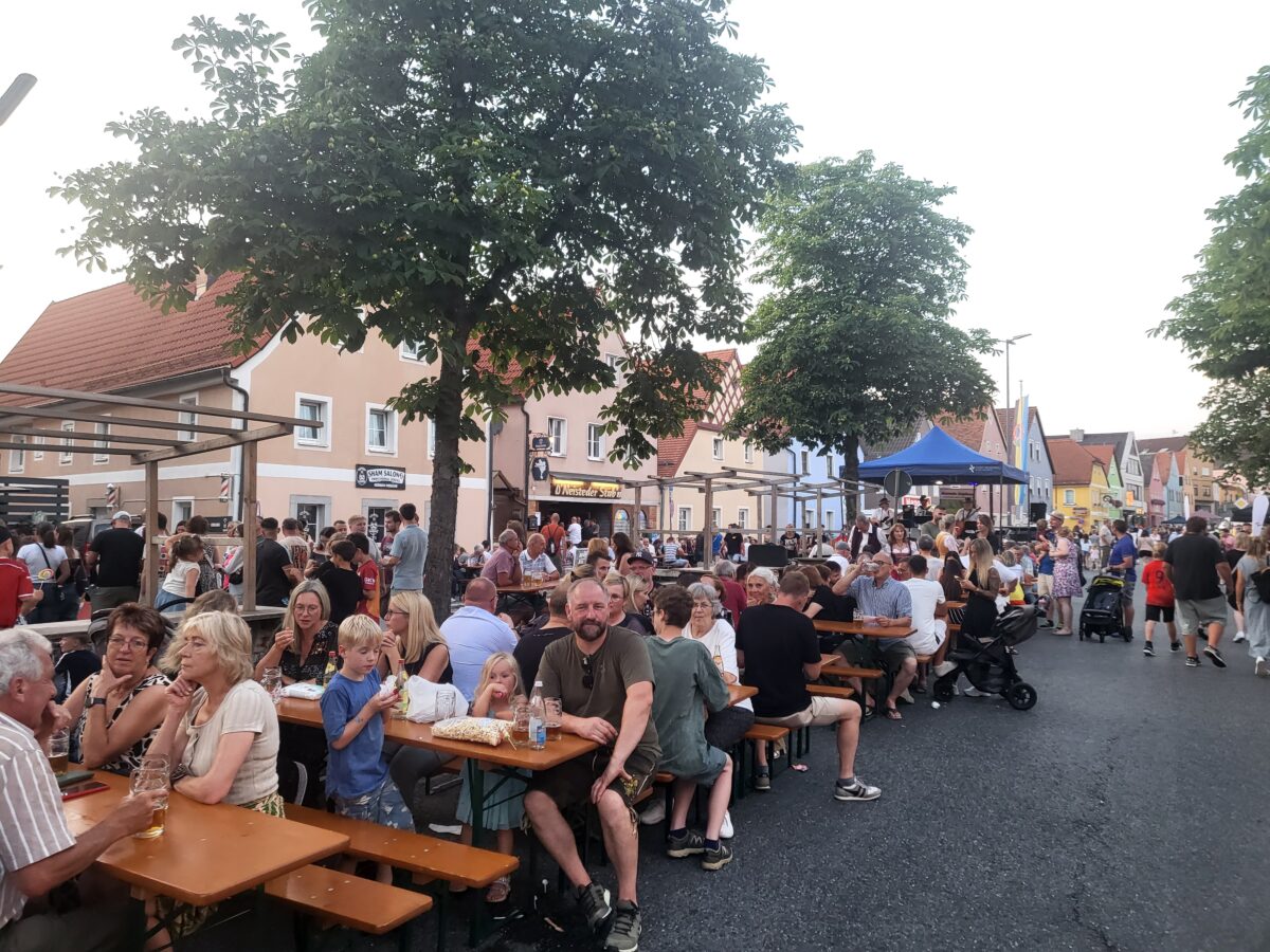 „Heißes“ Bürgerfest in Neustadt/WN