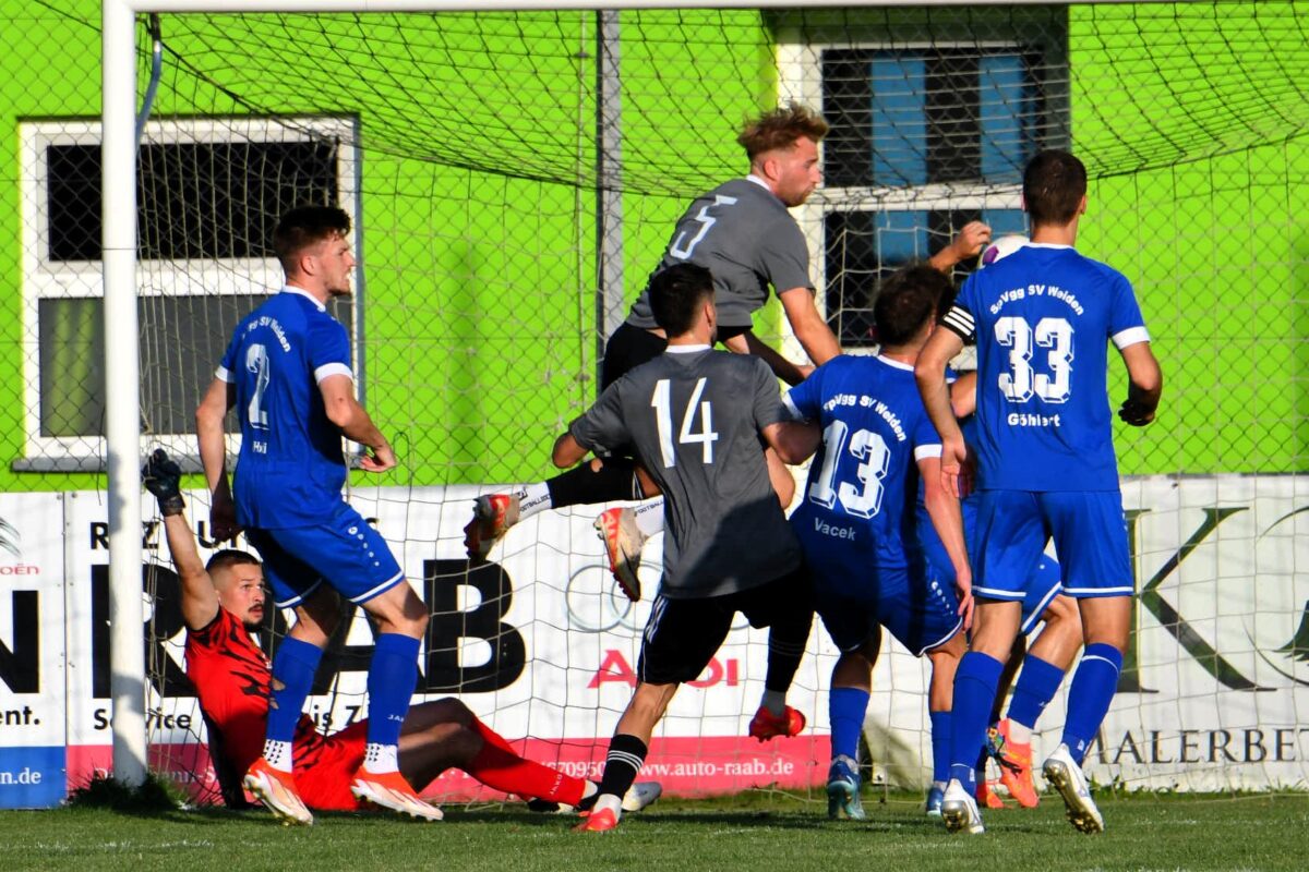SpVgg SV Weiden mit einer echten Mammutaufgabe vor der Brust