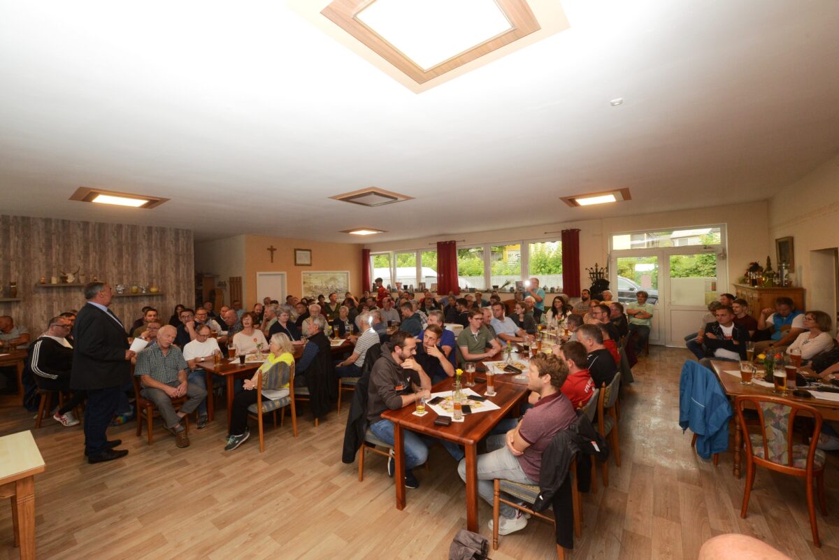 Rege Diskussion zu Windkraftanlagen in Waldthurn