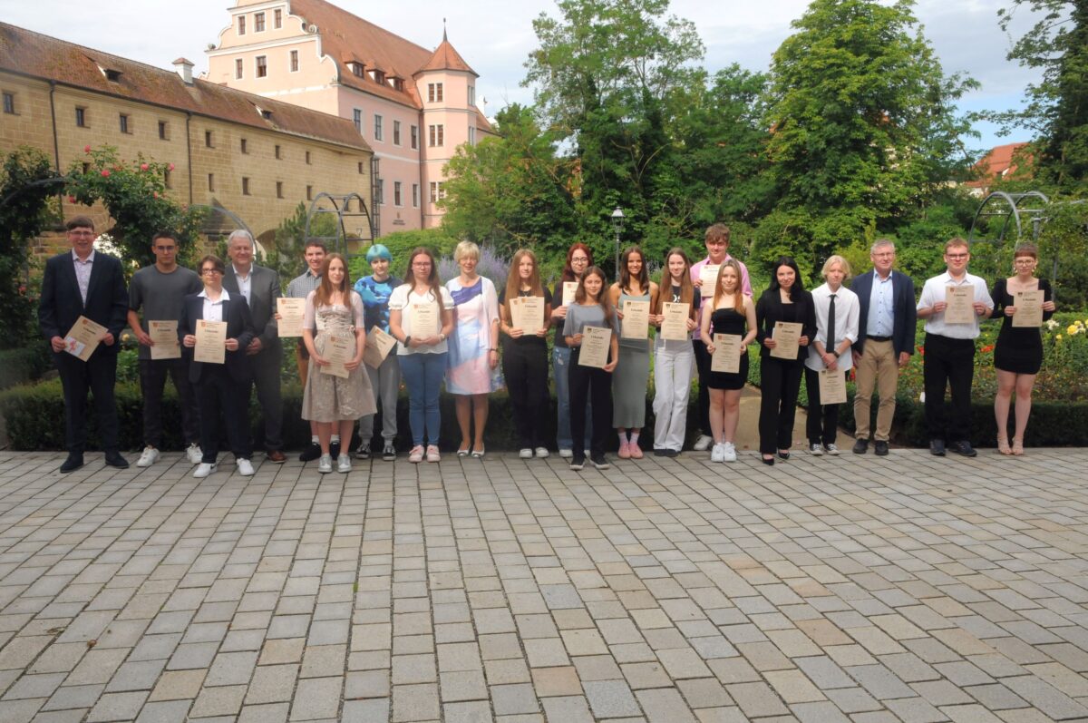 Ehrung für Spitzenleistungen an Ambergs Schulen