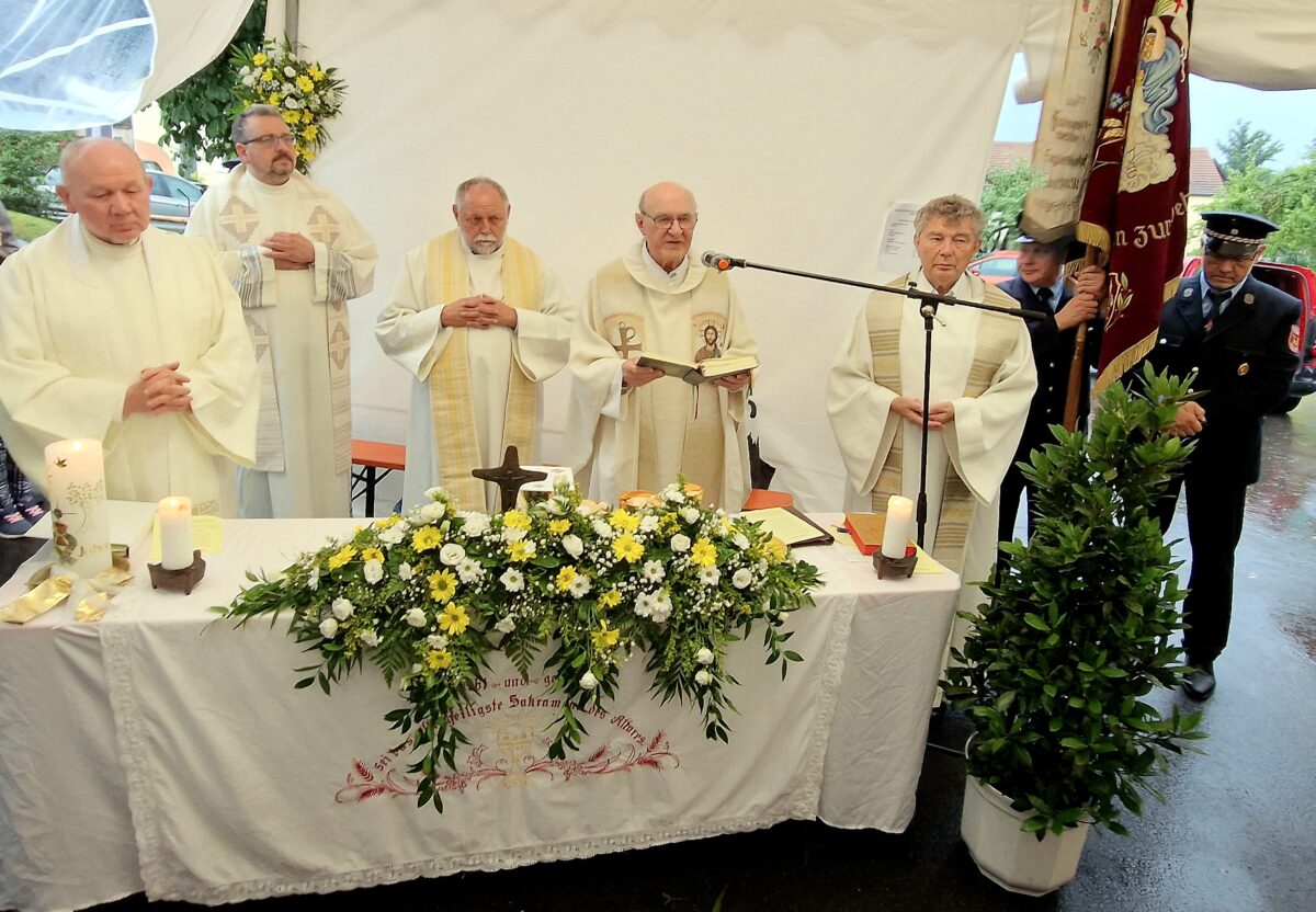 Engleshof feiert Kirchweih und doppeltes Jubiläum