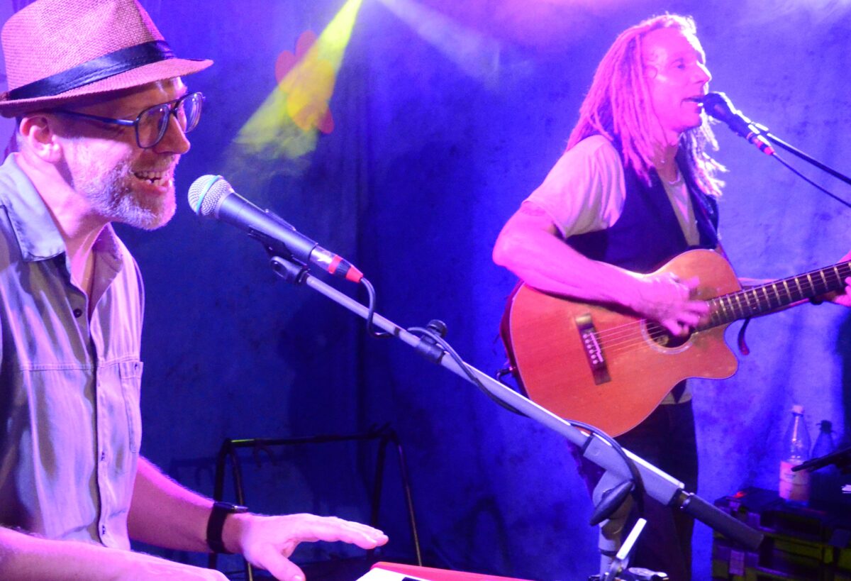 Hannes Wölfel & Friends im „Kulturbahnhof Parapluie“
