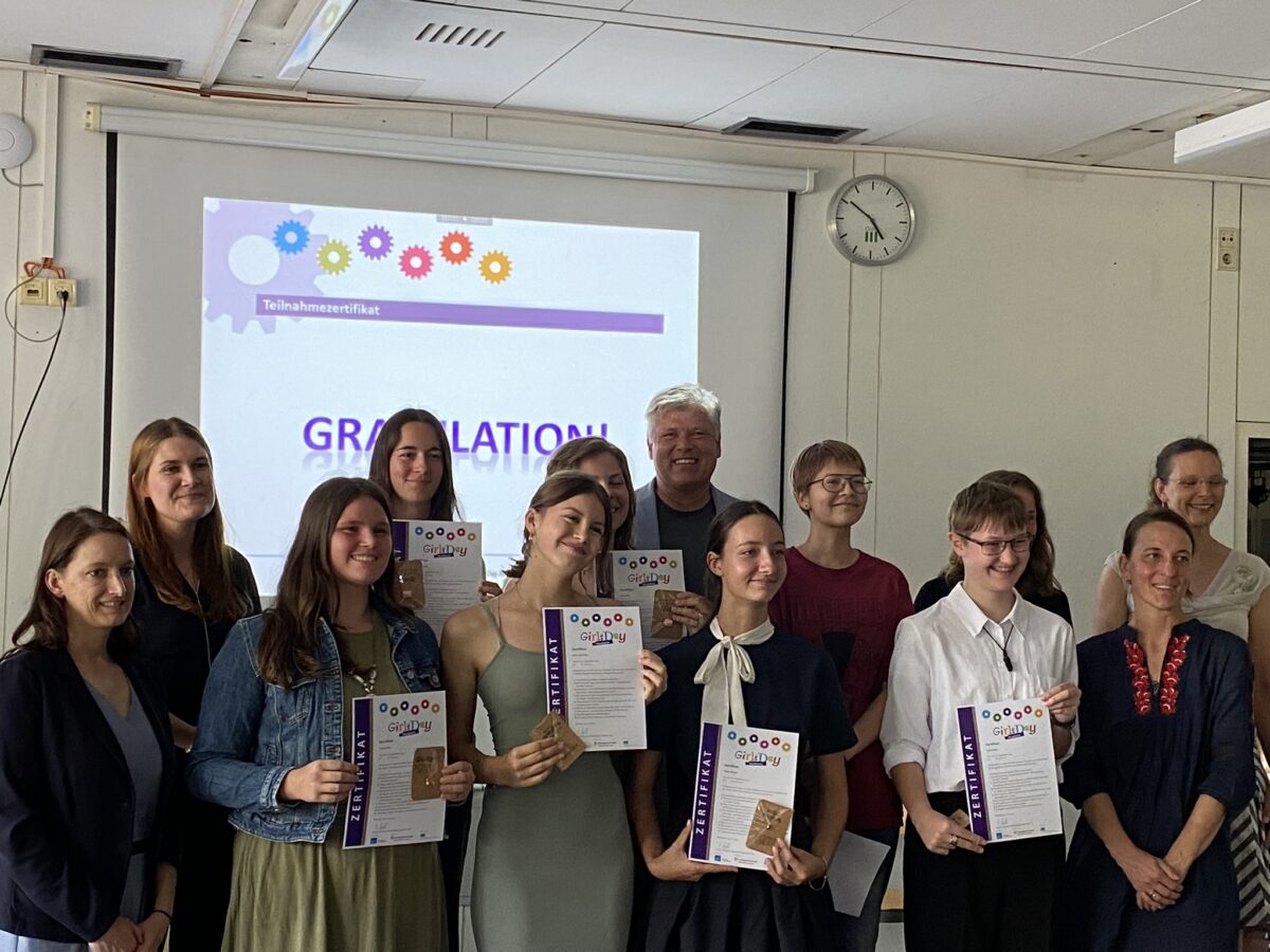 „Girls’Day Akademie“: Positive Bilanz für praxisnahe Berufsorientierung