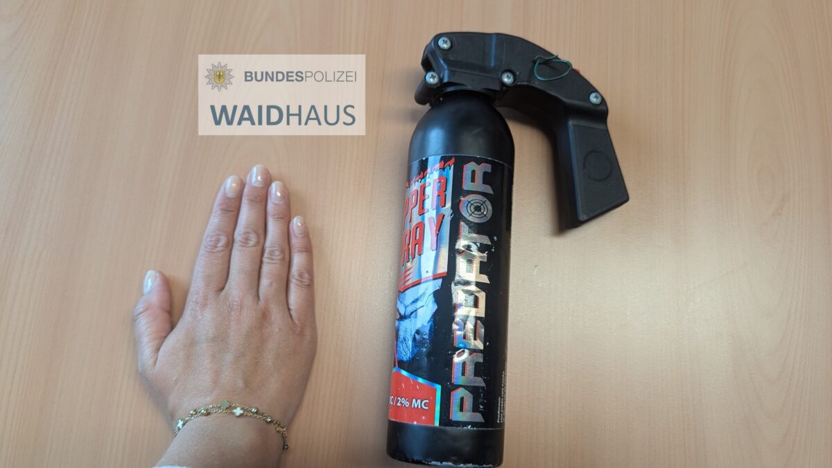 Fahnder finden am Wochenende wieder jede Menge Waffen, Drogen und verbotene Böller